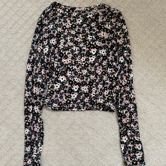 S Long Sleeve Flower Tee - Picture 1 of 3